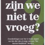 Omslag van het boekje 'zijn we niet te vroeg. Hulpgids voor het laten inslapen van honden en katten.